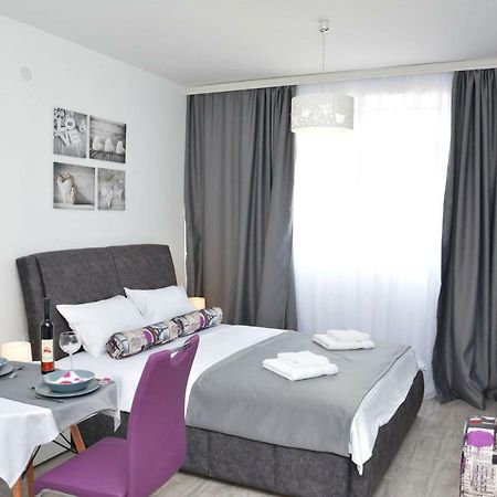 Small Oasis Apartment Тиват Екстериор снимка