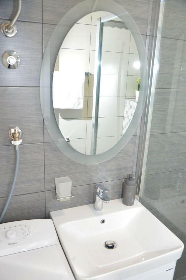 Small Oasis Apartment Тиват Екстериор снимка